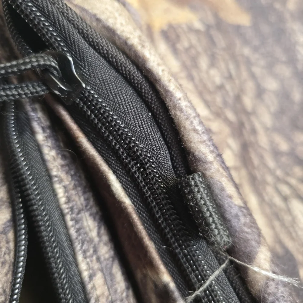 Fieldline Realtree Hardwood Camouflage Hunting Backpack‎ Soft Zipper Issue Hole